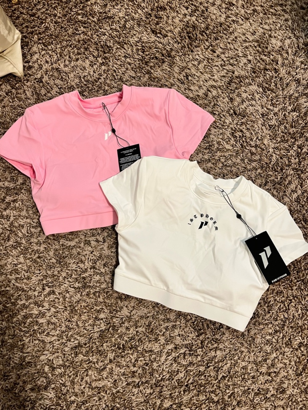 Short Sleeve Cropped Workout Set in Pink and White